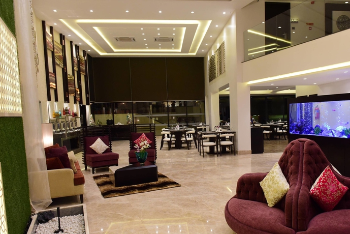 Imagen de los interiores del Hotel The Flora Grand. Foto 13