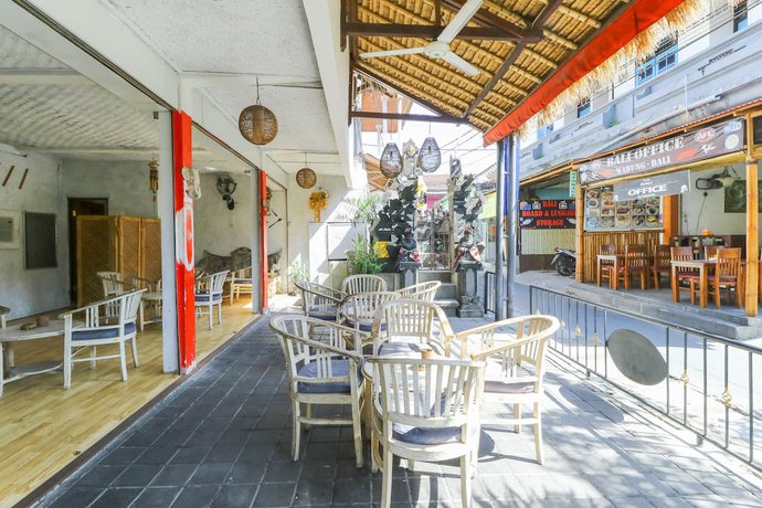 Imagen de los interiores del Hotel The Flora Kuta Bali. Foto 14