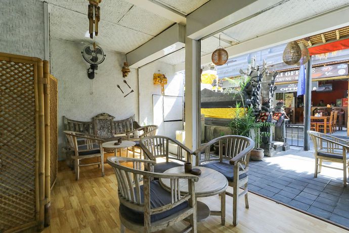 Imagen de los interiores del Hotel The Flora Kuta Bali. Foto 18