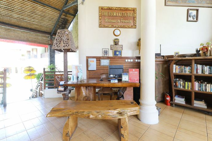 Imagen de los interiores del Hotel The Flora Kuta Bali. Foto 19