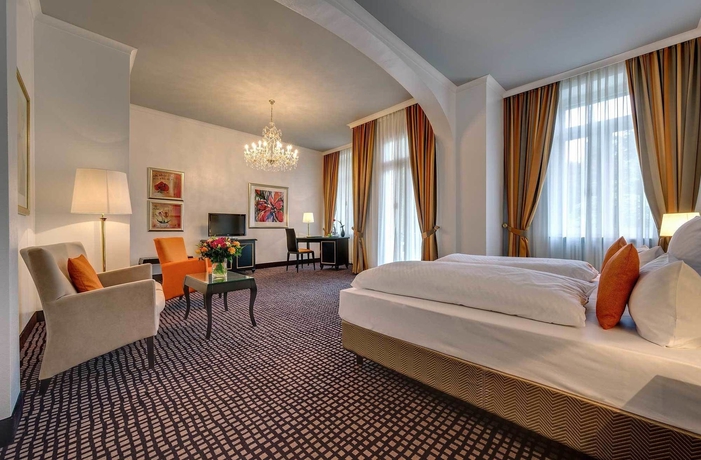 Imagen de la habitación del Hotel The Floris. Foto 11