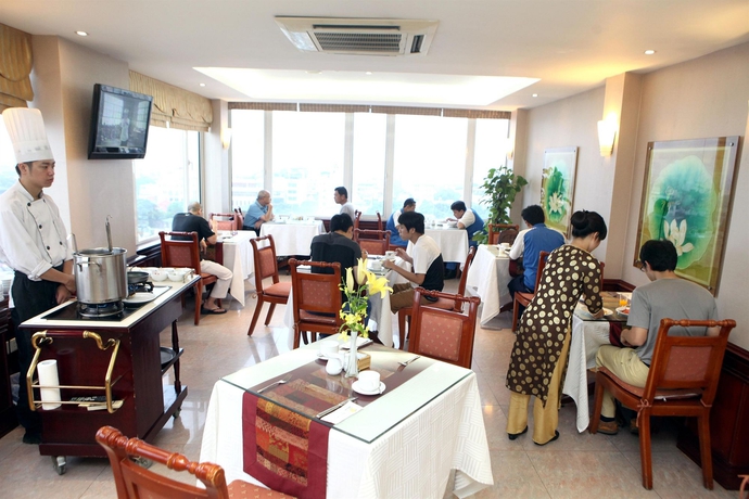 Imagen del bar/restaurante del Hotel The Flower Boutique and Travel. Foto 3