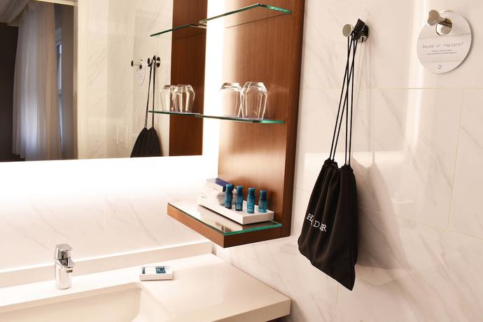 Imagen de la habitación del Hotel The Fontana. Foto 16