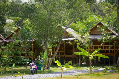 Imagen de la habitación del Hotel The Ford Sunset Beach Resort. Foto 7