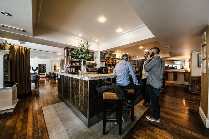Imagen del bar/restaurante del Hotel The Forest. Foto 5