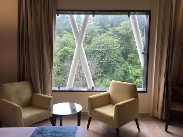 Imagen de la habitación del Hotel The Forest Hill. Foto 18