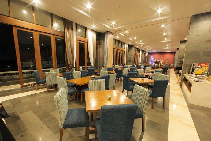Imagen del bar/restaurante del Hotel The Forest Hotel Bogor. Foto 4