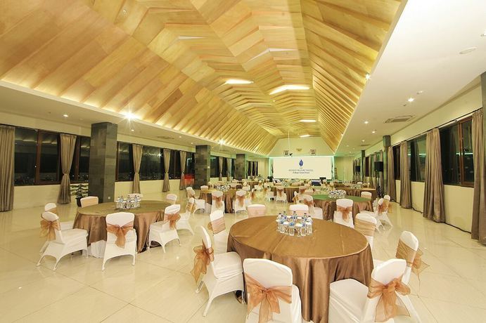Imagen de los interiores del Hotel The Forest Hotel Bogor. Foto 12