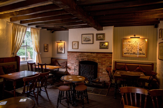 Imagen del bar/restaurante del Hotel The Forest Lodge. Foto 10