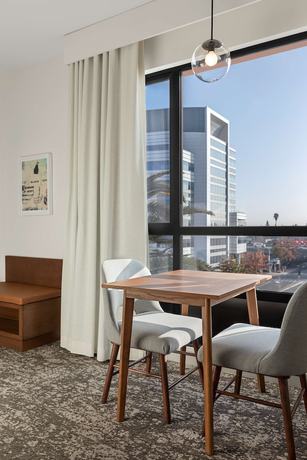 Imagen de la habitación del Hotel The Fort Sutter Sacramento, Tapestry Collection by Hilton. Foto 8
