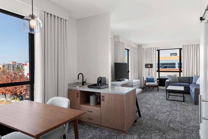 Imagen de la habitación del Hotel The Fort Sutter Sacramento, Tapestry Collection by Hilton. Foto 13