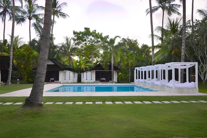 Imagen de la piscina del Hotel The Forty Eight Resort Candidasa. Foto 14