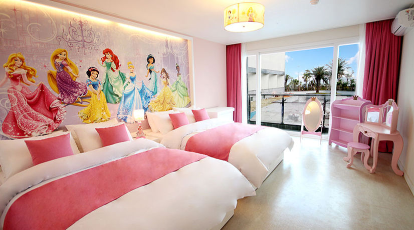 Imagen del bar/restaurante del Hotel The Four Graces Resort. Foto 9
