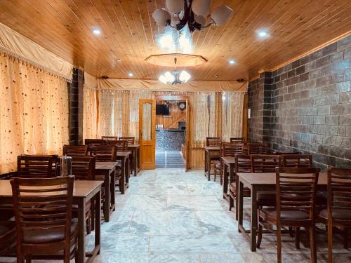 Imagen general del Hotel The Four Season & Resort, Manali - A Blissful View From Rooms. Foto 3