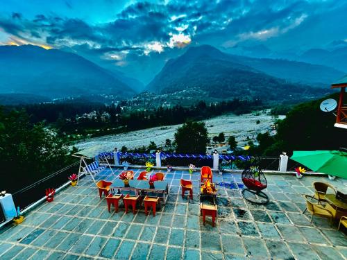 Imagen general del Hotel The Four Season & Resort, Manali - A Blissful View From Rooms. Foto 11