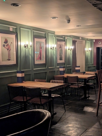 Imagen del bar/restaurante del Hotel The Fox Hall Inn. Foto 4