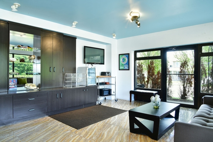 Imagen del bar/restaurante del Hotel The Freeport Inn And Marina. Foto 2