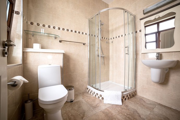 Imagen de la habitación del Hotel The Frontier. Foto 6