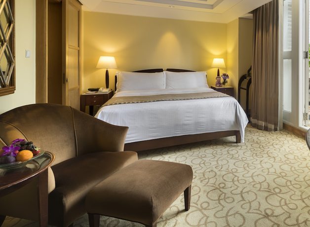 Imagen de la habitación del Hotel The Fullerton Singapore. Foto 16