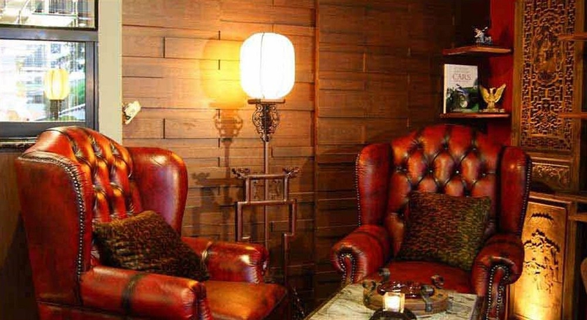 Imagen de los interiores del Hotel The Fusion Suites. Foto 9