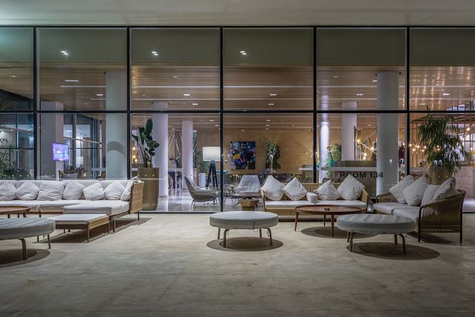 Imagen de los interiores del Hotel The G. Foto 16