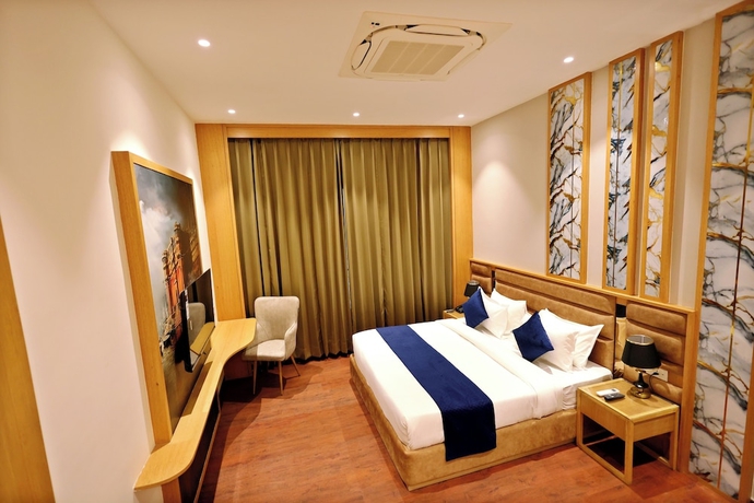 Imagen de la habitación del Hotel The GM Luxe Near Shree Khatu Shyam Ji Mandir. Foto 2