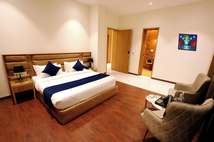 Imagen de la habitación del Hotel The GM Luxe Near Shree Khatu Shyam Ji Mandir. Foto 6