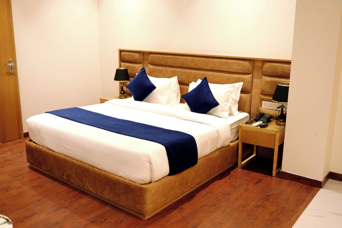Imagen de la habitación del Hotel The GM Luxe Near Shree Khatu Shyam Ji Mandir. Foto 7