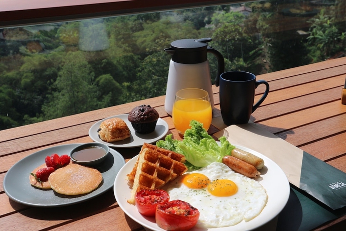 Imagen del bar/restaurante del Hotel The Gaia Bandung. Foto 4