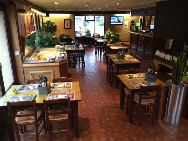 Imagen del bar/restaurante del Hotel The Galleon, Part of AG Collection. Foto 3