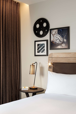 Imagen de la habitación del Hotel The Gantry London, Curio Collection by Hilton. Foto 4