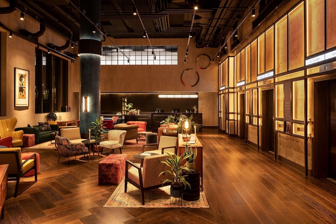 Imagen de los interiores del Hotel The Gantry London, Curio Collection by Hilton. Foto 18