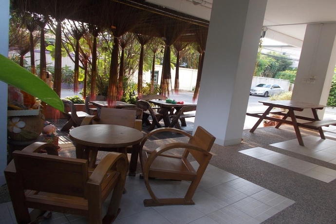 Imagen de los interiores del Hotel The Garden Living. Foto 15