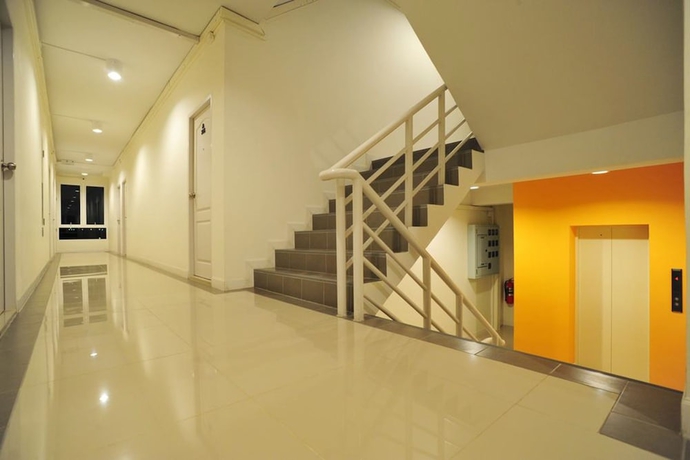 Imagen de los interiores del Hotel The Garden Living. Foto 18