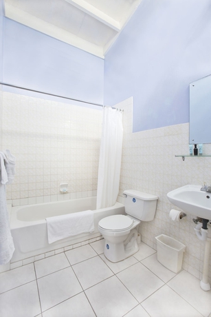 Imagen de la habitación del Hotel The Gardens. Foto 13