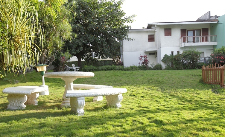 Imagen de los exteriores del Hotel The Gardens. Foto 15