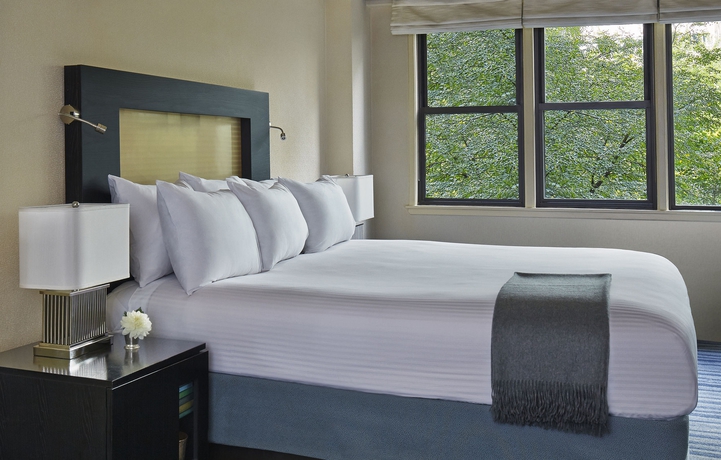 Imagen de la habitación del Hotel The Gardens Sonesta ES Suites New York. Foto 8