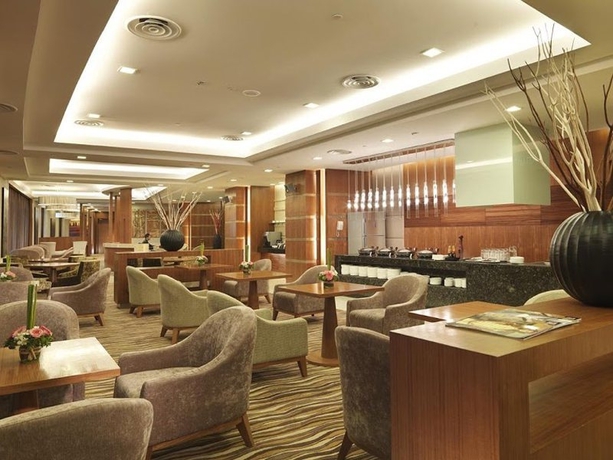 Imagen de los interiores del Hotel The Gardens – A St. Giles and Residences. Foto 6