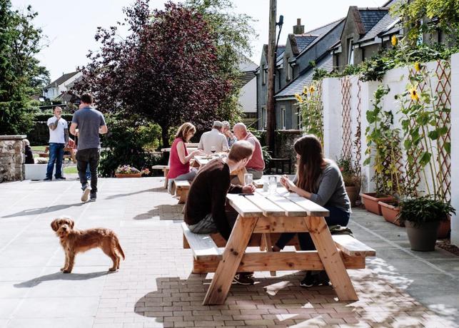 Imagen de los exteriores del Hotel The Garret. Foto 7