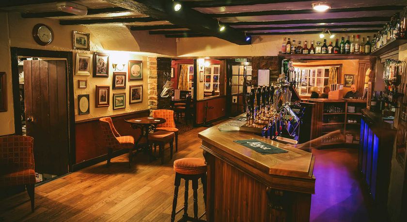 Imagen del bar/restaurante del Hotel The George And Dragon. Foto 4