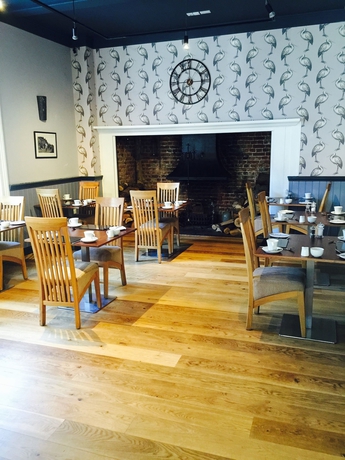 Imagen del bar/restaurante del Hotel The George At Baldock. Foto 2