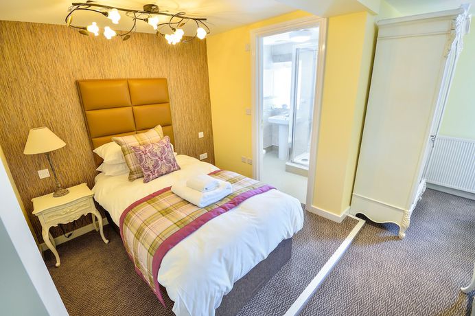Imagen de la habitación del Hotel The George, Axminster. Foto 9