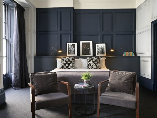 Imagen de la habitación del Hotel The George, Cheltenham. Foto 12