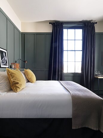 Imagen de la habitación del Hotel The George, Cheltenham. Foto 16