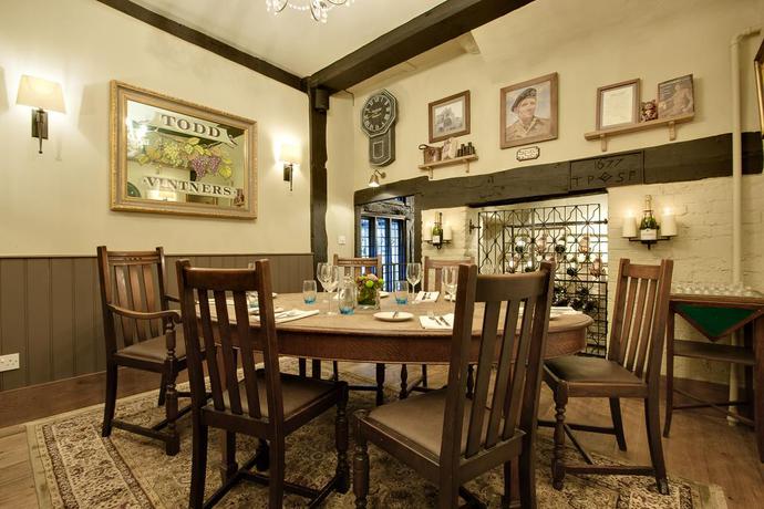 Imagen del bar/restaurante del Hotel The George, Cranbrook. Foto 2