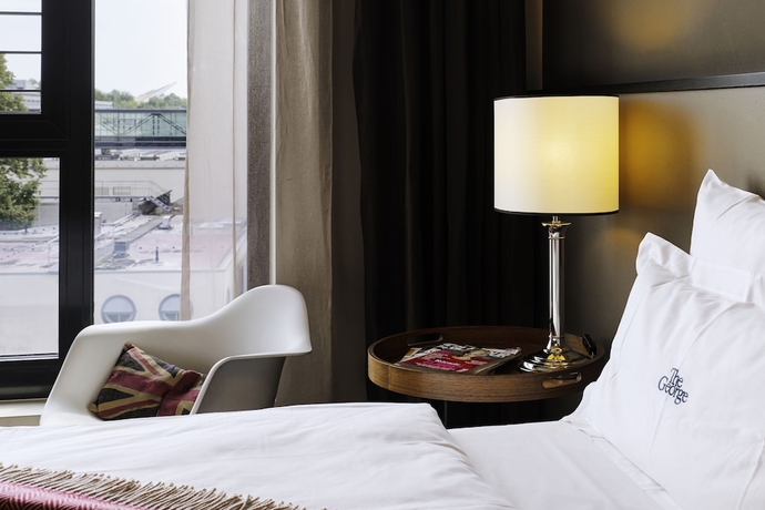 Imagen de la habitación del Hotel The George, Hamburgo. Foto 2