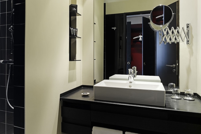 Imagen de la habitación del Hotel The George, Hamburgo. Foto 10