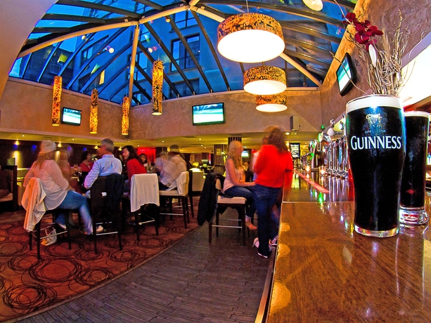 Imagen del bar/restaurante del Hotel The George Limerick. Foto 3