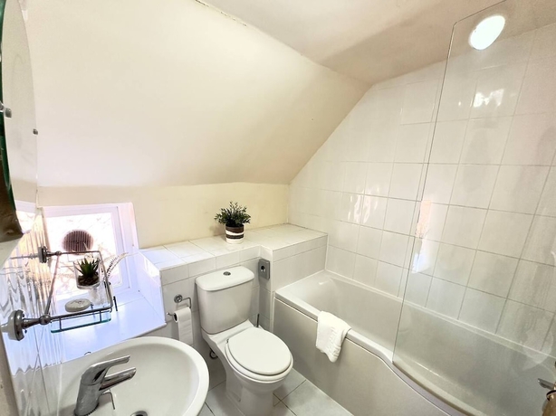 Imagen de la habitación del Hotel The George and Dragon Inn. Foto 10