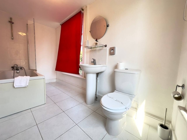 Imagen de la habitación del Hotel The George and Dragon Inn. Foto 11